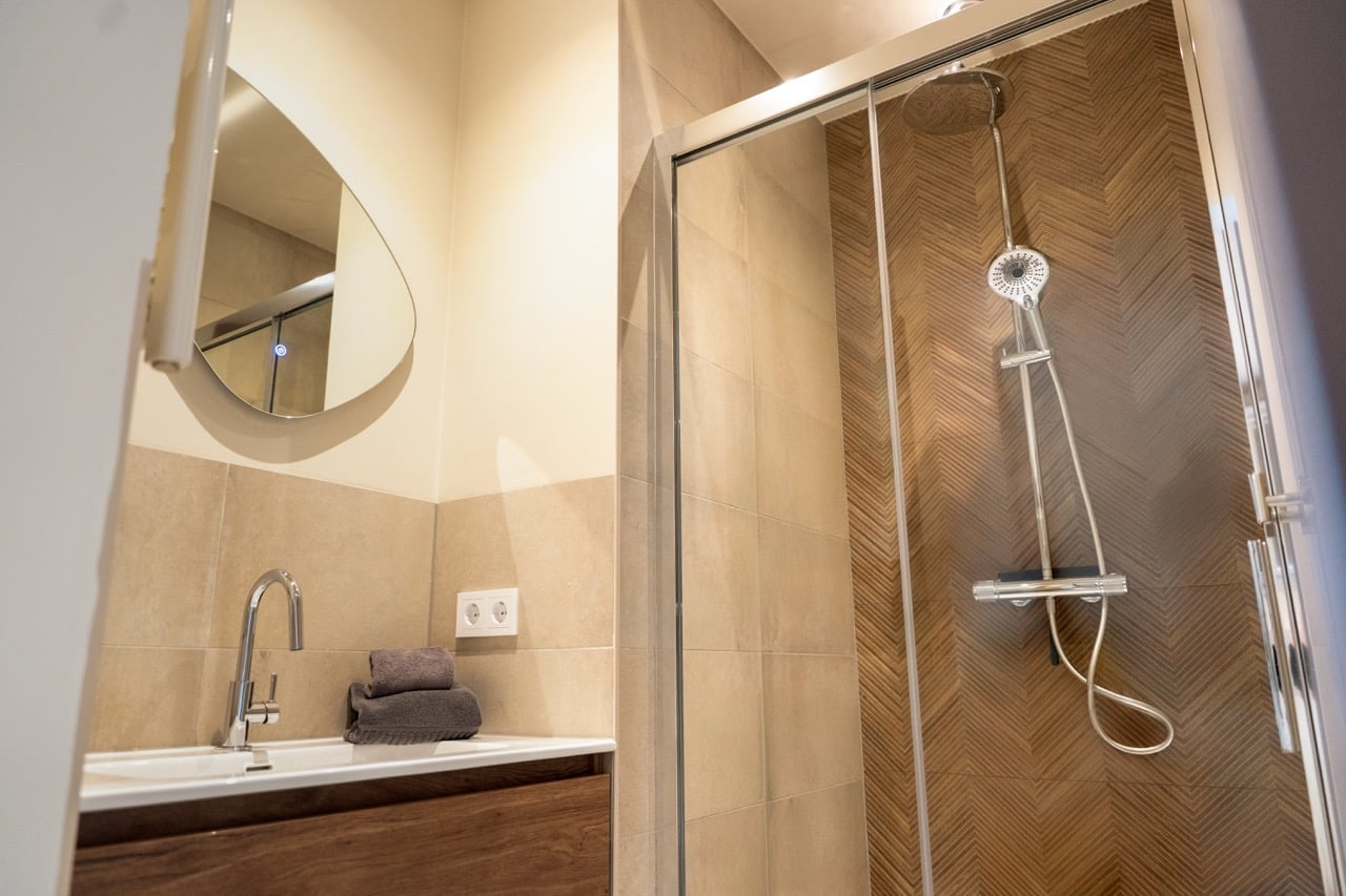 De_Loeghoeve_luxe_badkamer